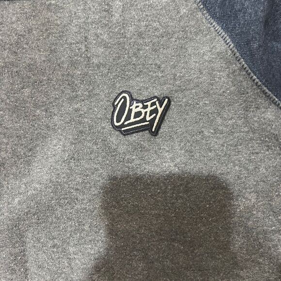 Obey crewneck  - Picture 3 of 4